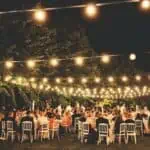 Grinalda de luzes para o exterior. Fios de luzes para eventos e festas no exterior.